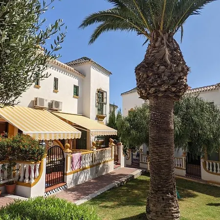 Two Bedroom, Ground Floor, Air-conditioned 300m From The Apartamento