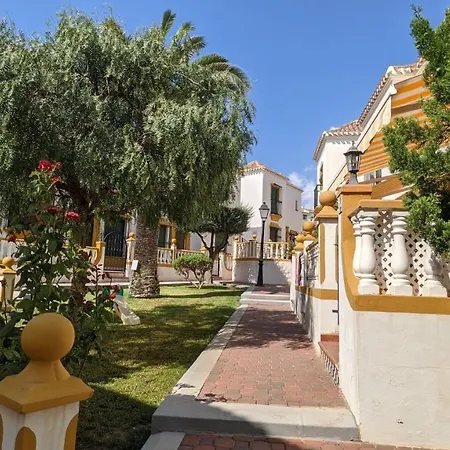 Two Bedroom, Ground Floor, Air-conditioned 300m From The Apartamento Torrevieja