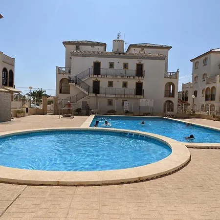 Two Bedroom, Ground Floor, Air-conditioned 300m From The Apartamento *